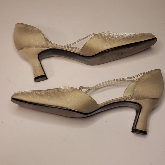 Stuart Weiztman Beige Shimmer Heel Size 8 - Picture 3 of 8